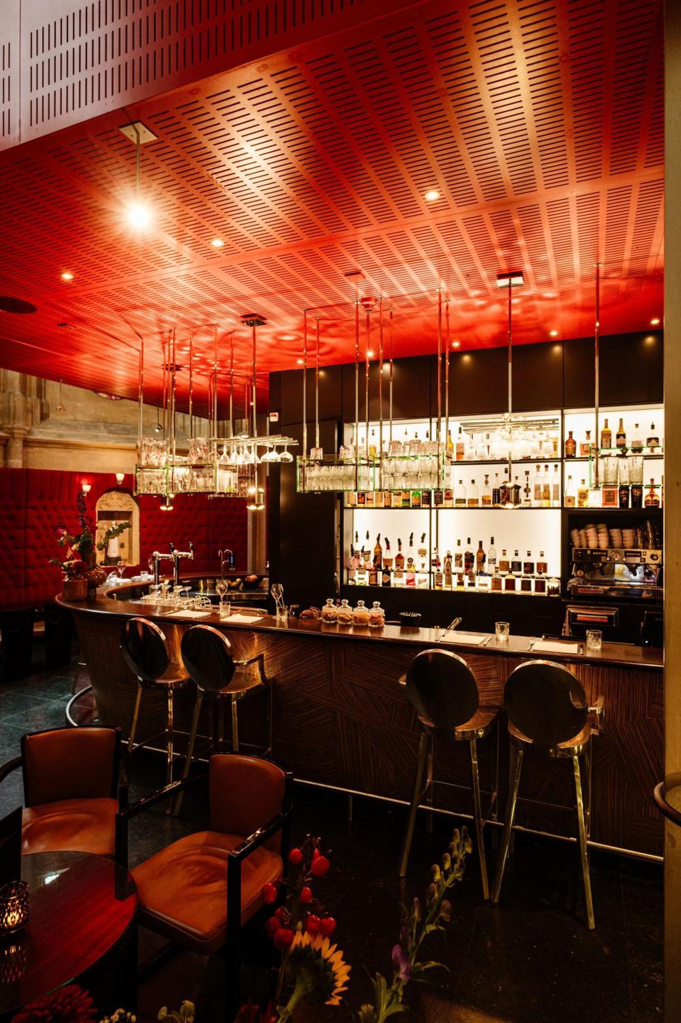 クルーシュレンホテル マーストリヒト エクステリア 写真 The bar at the restaurant