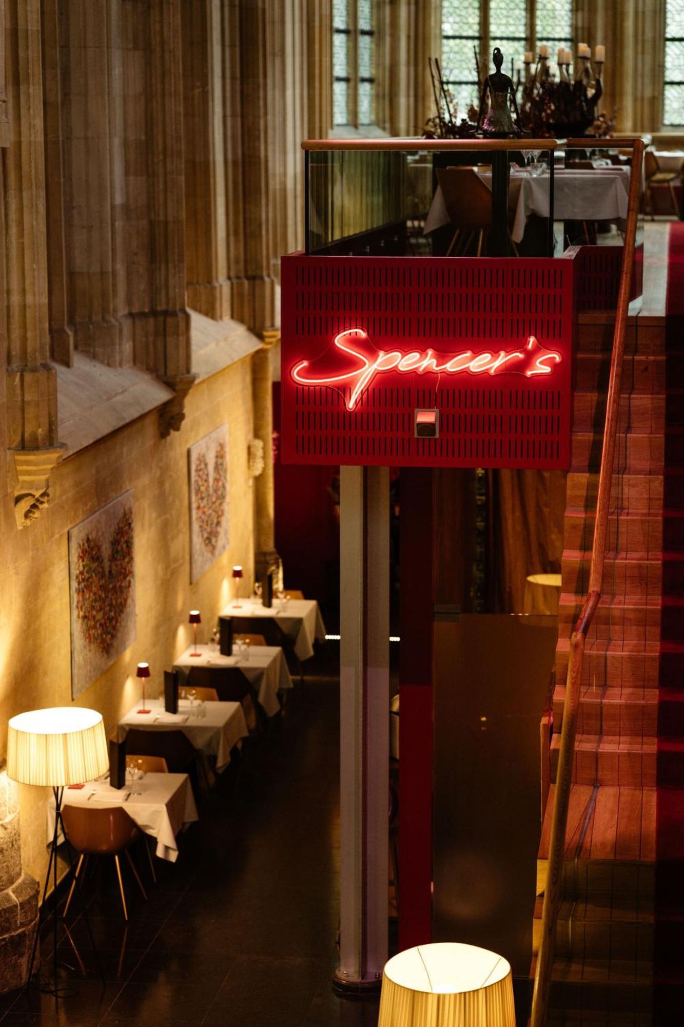 クルーシュレンホテル マーストリヒト エクステリア 写真 Interior of the restaurant