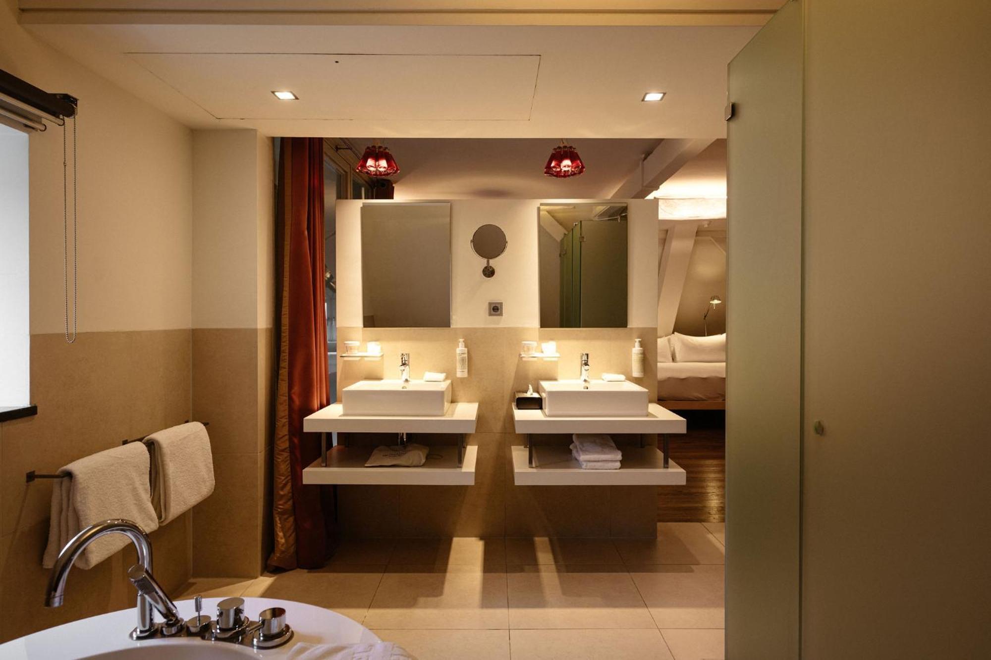 クルーシュレンホテル マーストリヒト エクステリア 写真 Bathroom